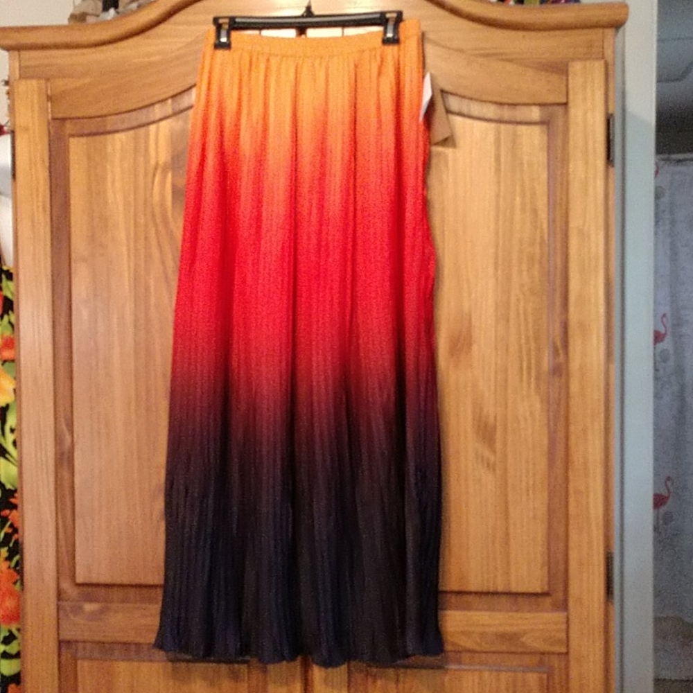 Fall Ombre Pleated Skirt🌻 NWT